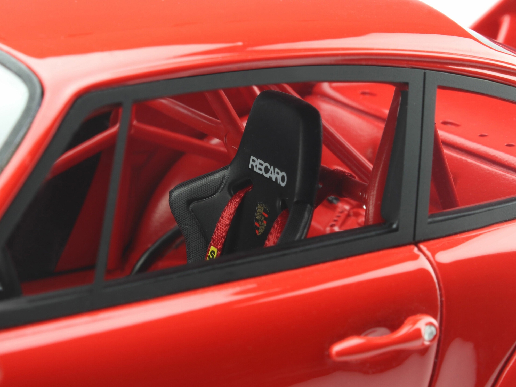 GT366_55424340.jpg